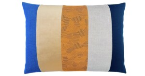BL2 kussen Beautiful Leftovers 50x70cm blauw en oker