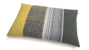 kussen I like green 40x60cm donker en lichter groen