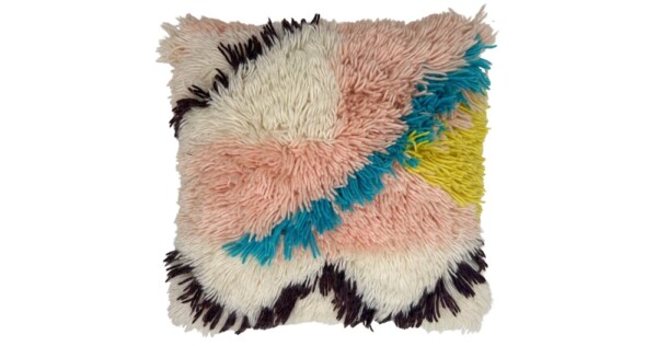 kussen Fluffy Sakura 50x50cm Sale lichtroze wit geel en blauw