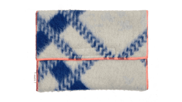 laptoptas deken 35x25cm wit met blauw