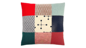 kussen MeS New Classic 60x60cm zwart en rood
