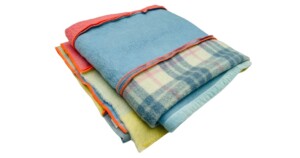 deken MeS patchwork ongeveer 145x210cm roze geel en lichtblauw