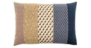 E16 patchwork kussen Elements 50x70cm donkerblauw geel en roze
